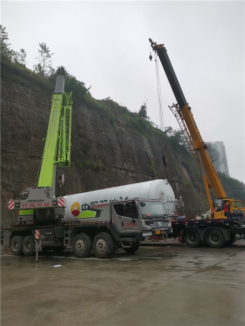 祁连县“不怕风雨冻”—— 吊车的 “恶劣环境适应” 技术