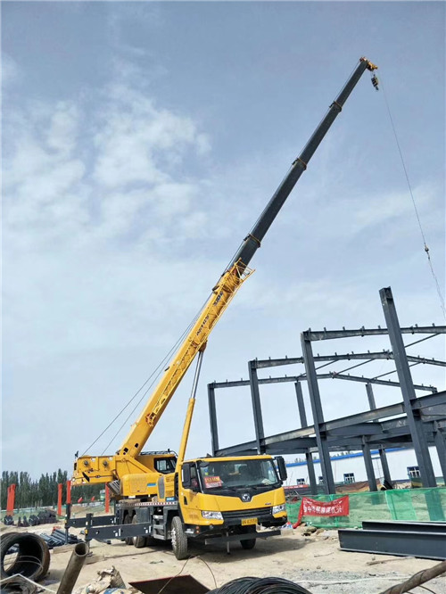 祁连县超高层建筑钢结构吊装案例